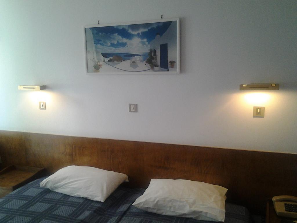 Oasis Hotel Maszúri Kültér fotó