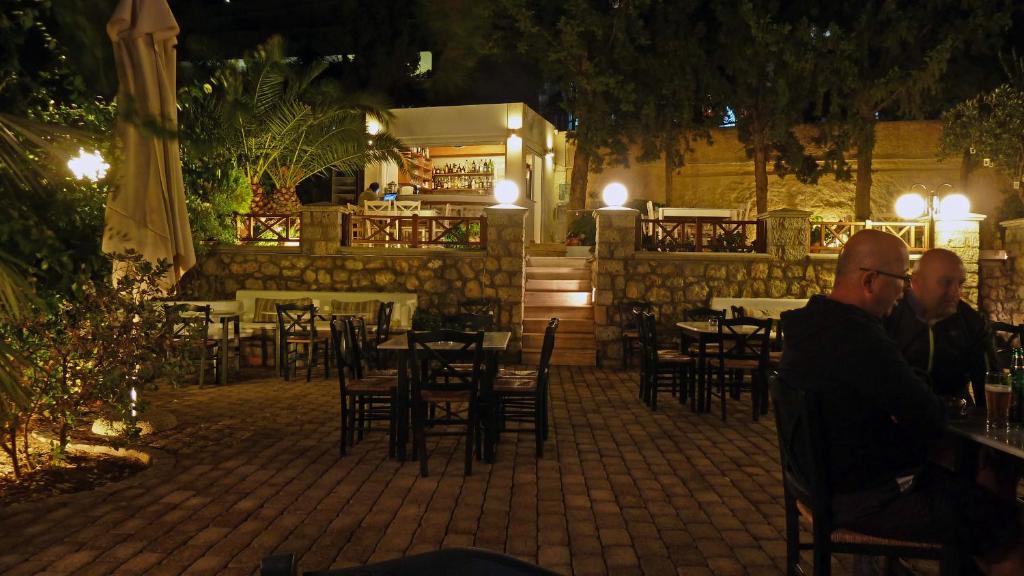 Oasis Hotel Maszúri Kültér fotó