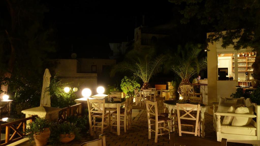 Oasis Hotel Maszúri Kültér fotó