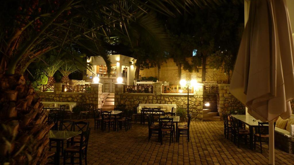 Oasis Hotel Maszúri Kültér fotó